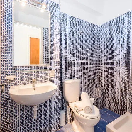 מלון דירות Anastasia Miramar Deluxe 4*